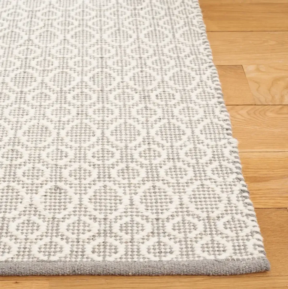 VERMONT 905 GREY  2'-3' x 9' Runner Rug