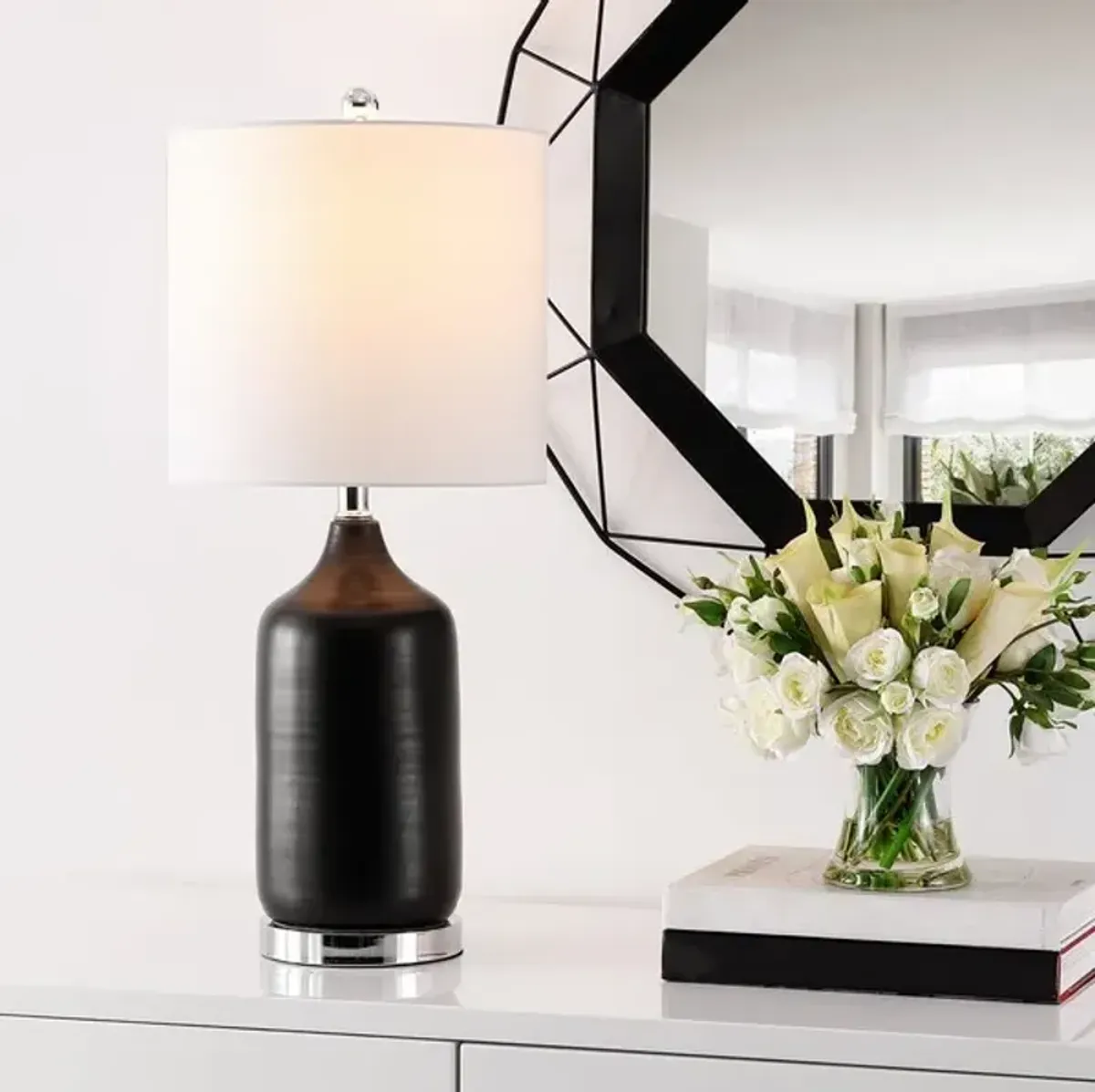 BERGEN, 27 INCH, BLACK, CERAMIC TABLE LAMP W/ USB PORT?