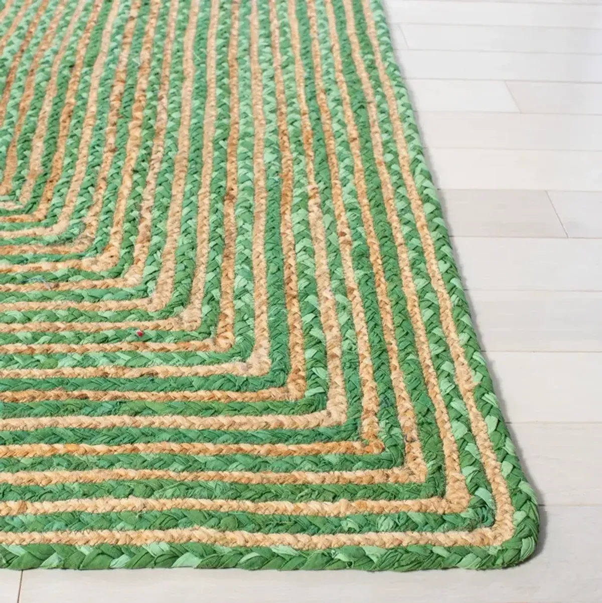 CAPE COD 202 GREEN  2'-3' x 16' Runner Rug