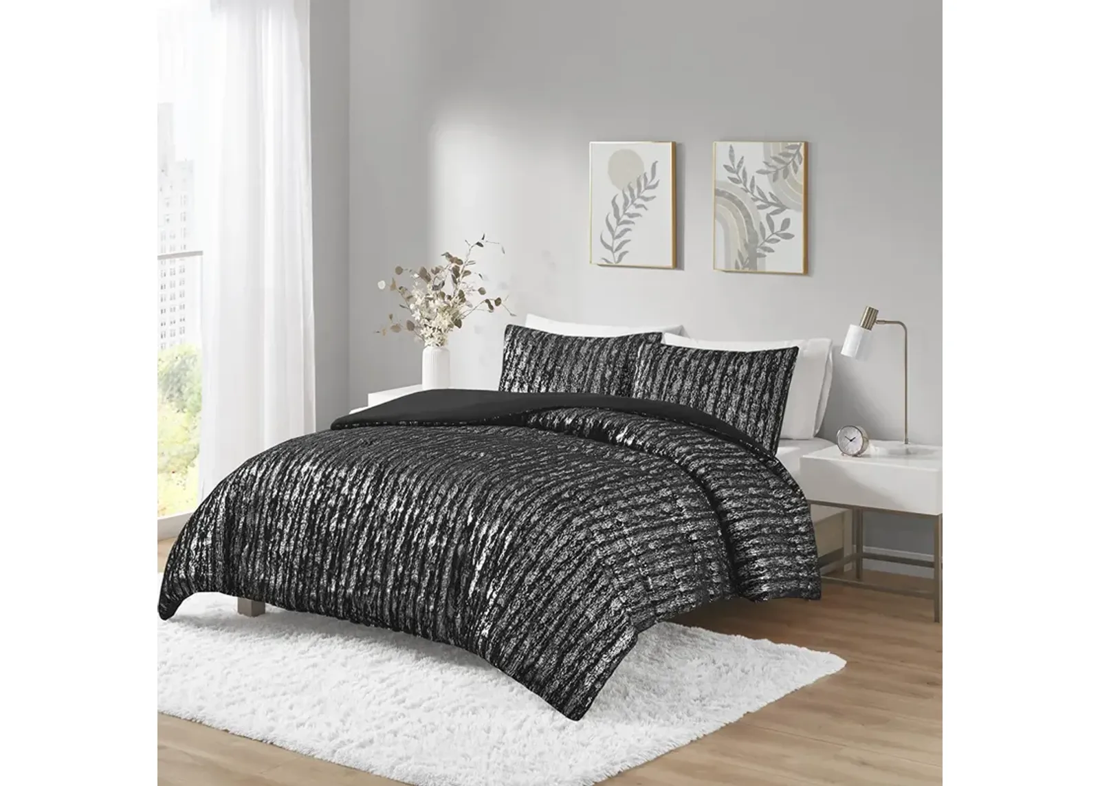 Intelligent Design Naomi Black/Silver Metallic Print Faux Fur Duvet Cover Set