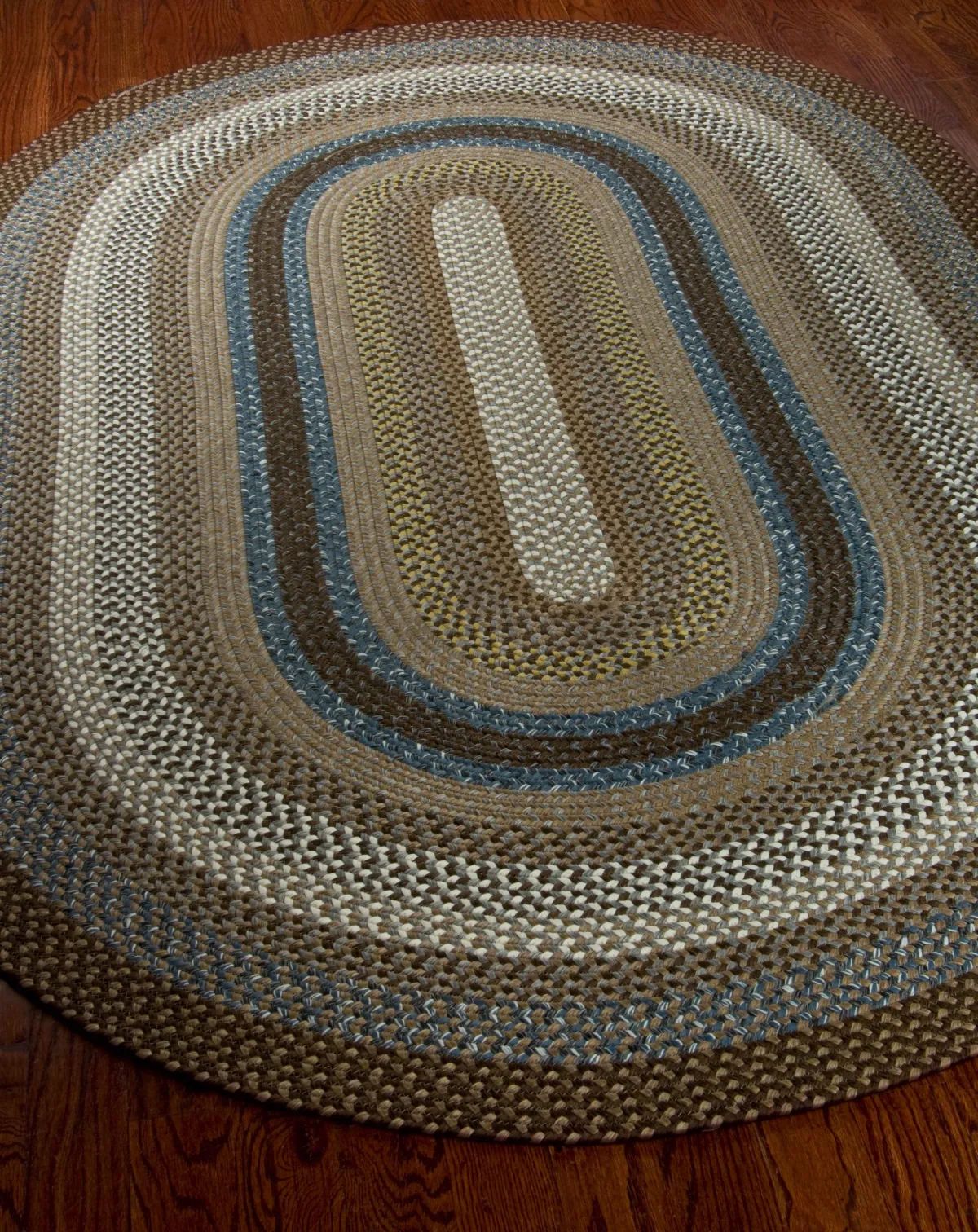 BRAIDED Hand Woven 7' x 10' Oval area rug