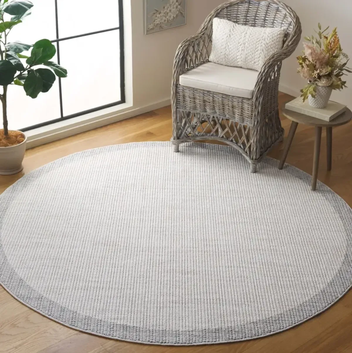 MSR1920 SERENITY IVORY  6'-7' x 6'-7' Round Round Rug