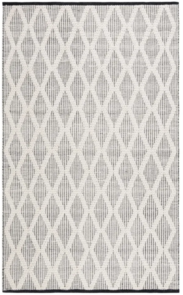 NATURA Hand Woven 5' x 8' area rug