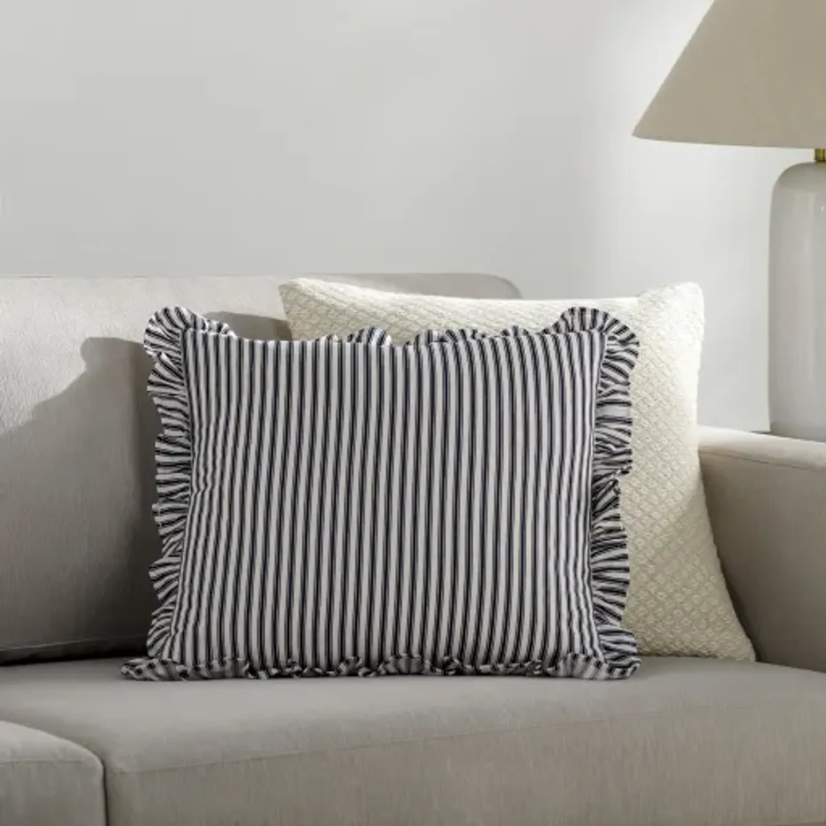 Augusta AGU-001 18"L x 18"W Accent Pillow