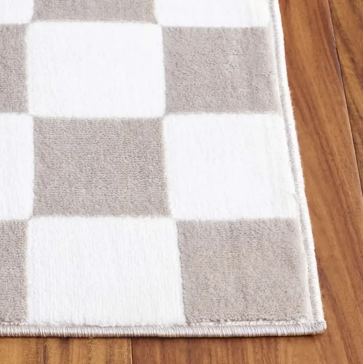 GROOVE 108 BEIGE  2'-3' x 8' Runner Rug