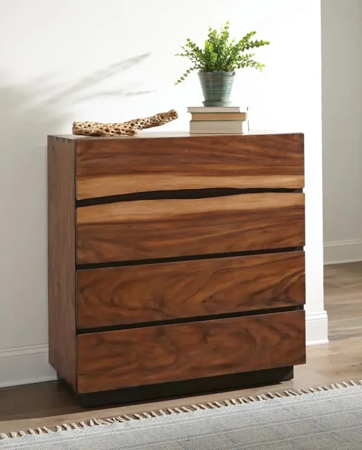 Winslow 4-Drawer Chest