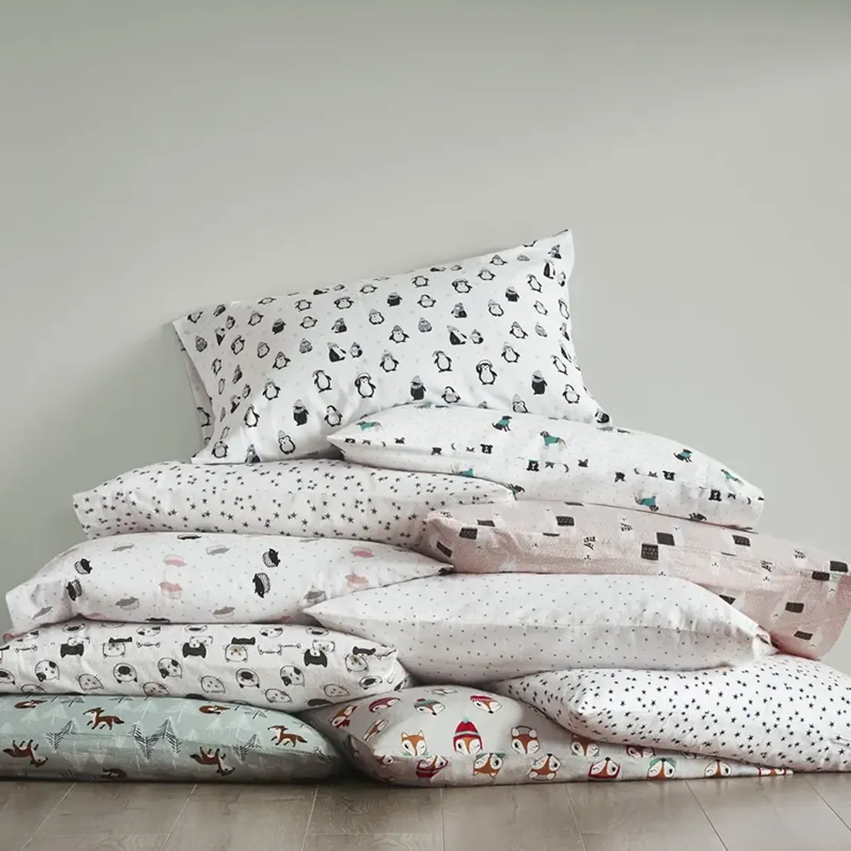 Intelligent Design Cozy Soft Pink/Grey Hedgehogs Cotton Flannel Printed Sheet Set