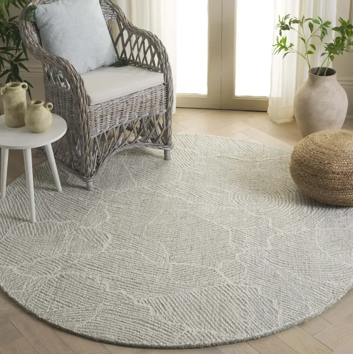 METRO Hand Tufted 6' x 6' Round area rug