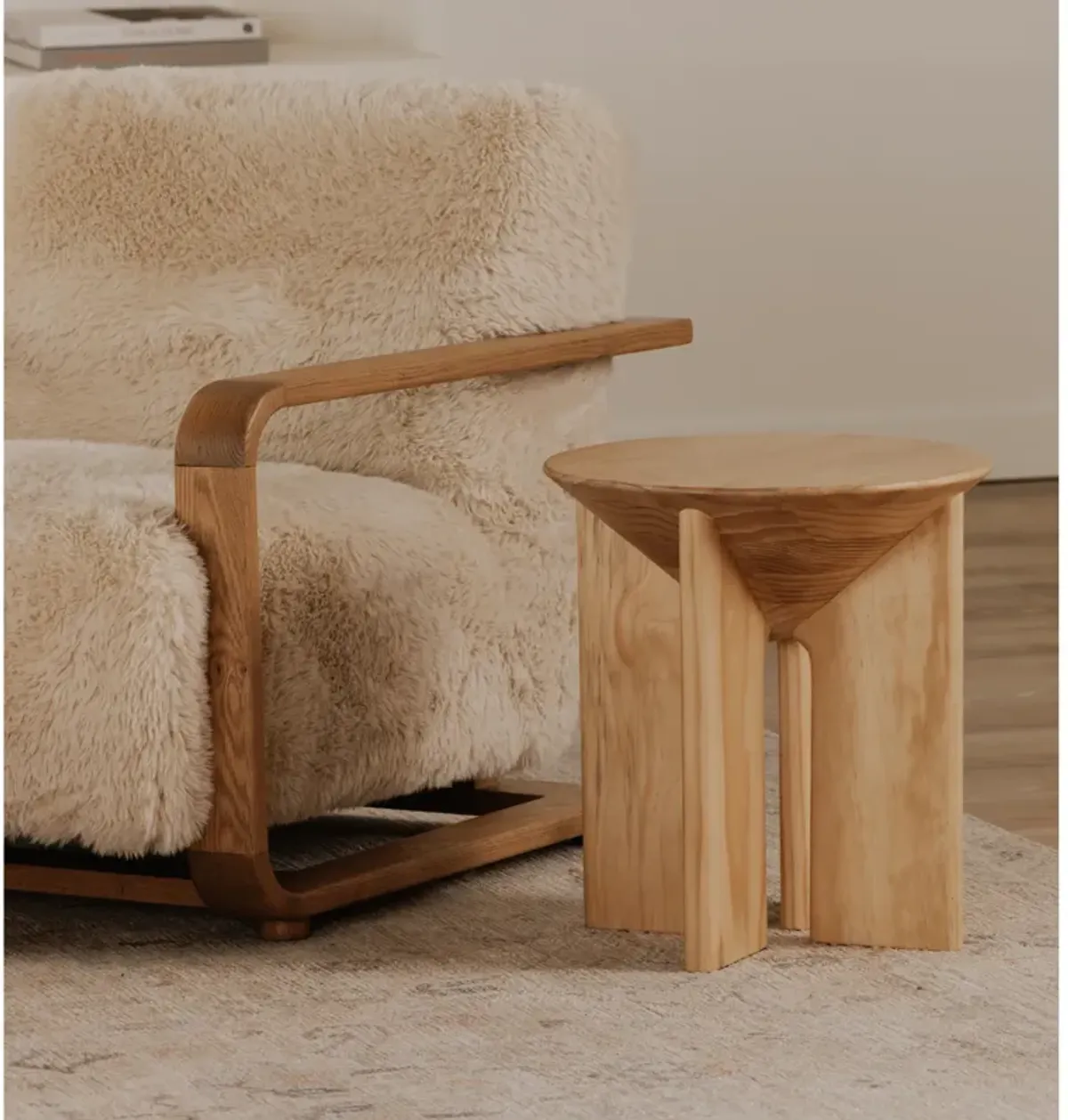 NEKKO ACCENT TABLE