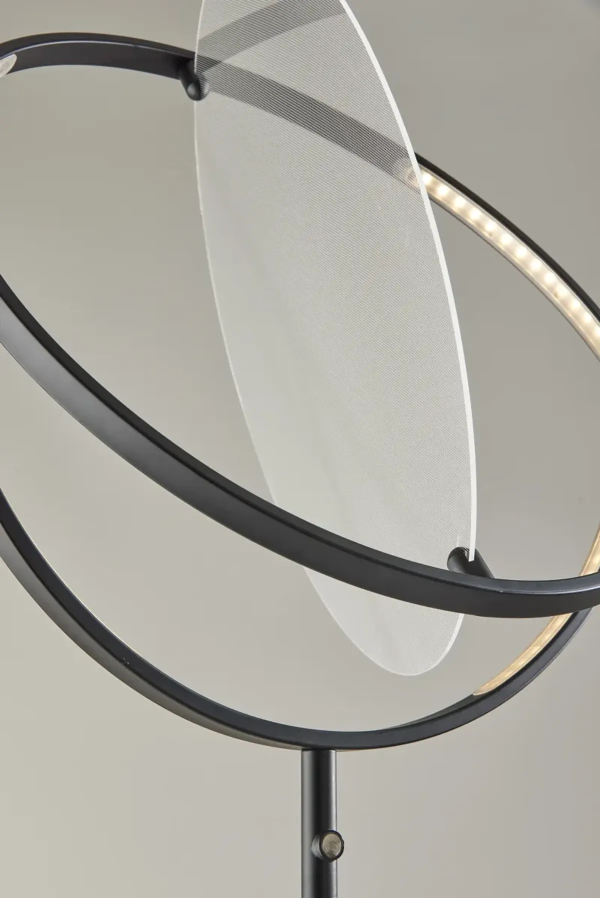 Orsa LED Floor Lamp