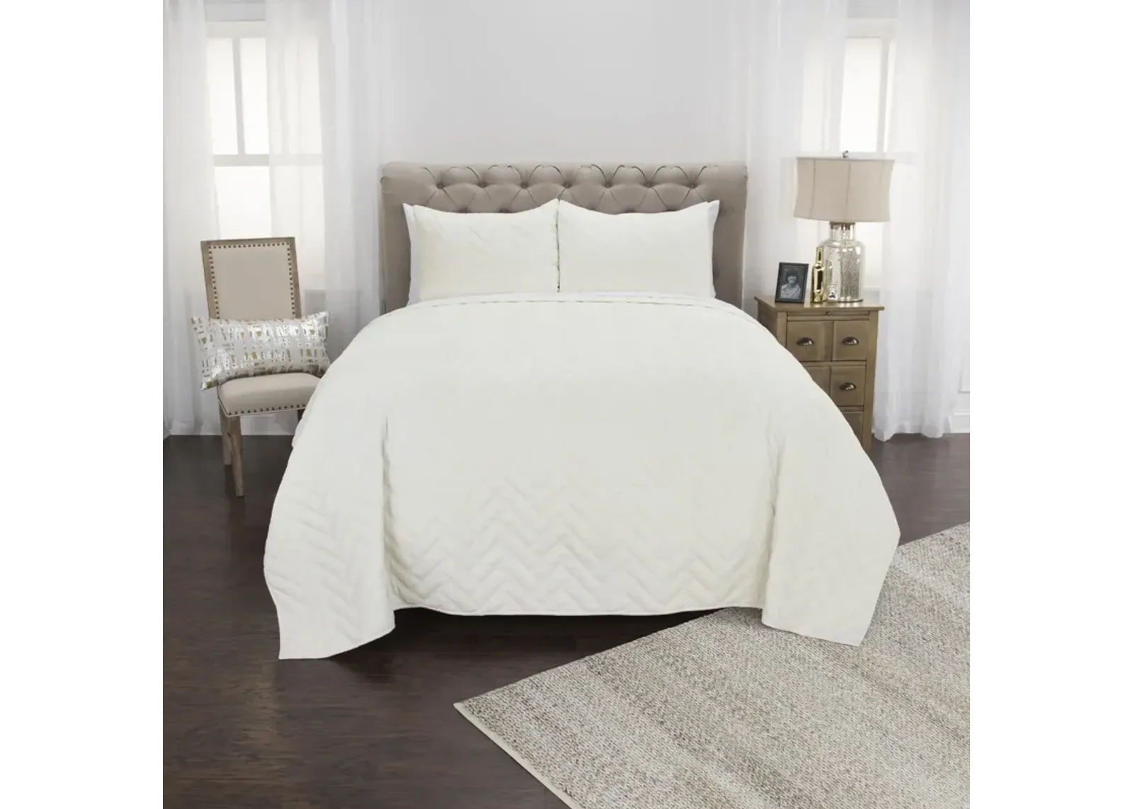 DOH Riviera White Queen Solid White Quilt