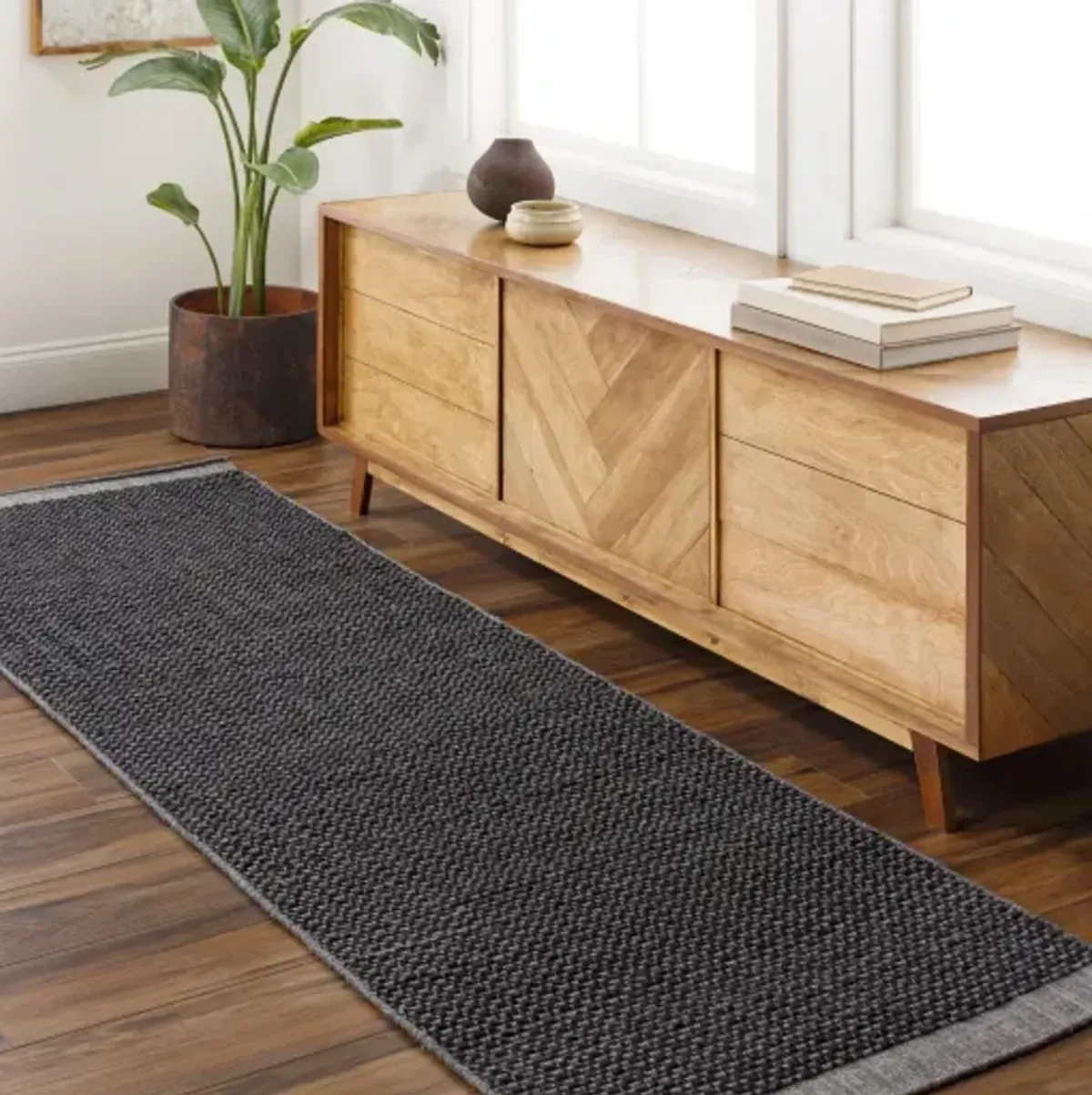 Sycamore SYC-2304 2'6" x 8' Rug