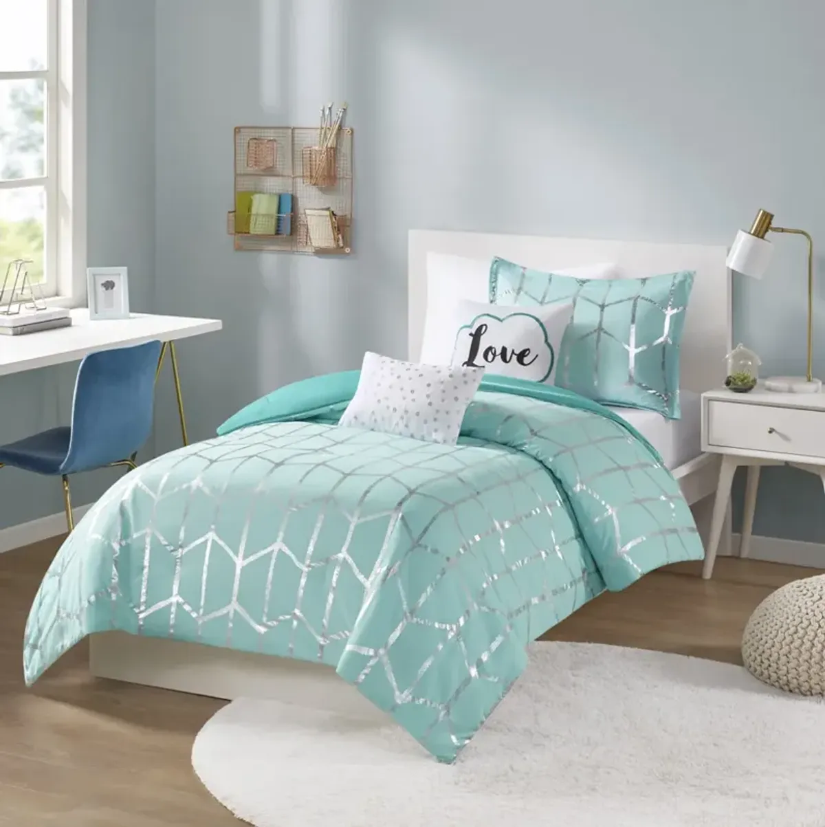 Intelligent Design Raina Aqua/Silver Metallic Printed Comforter Set