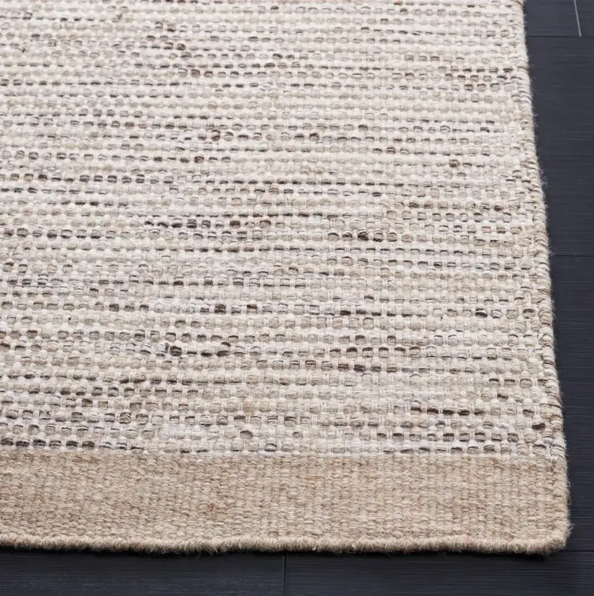 VERMONT 807 BEIGE  2' x 3' Accent Rug