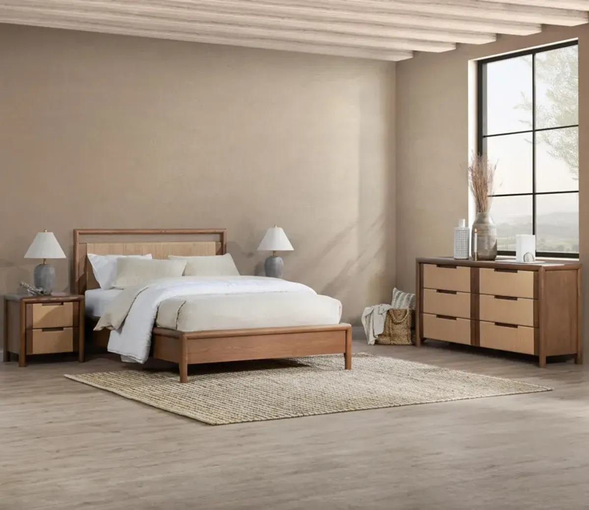 Corda Oak Veneer Eastern King Bed Nut Brown/Natural