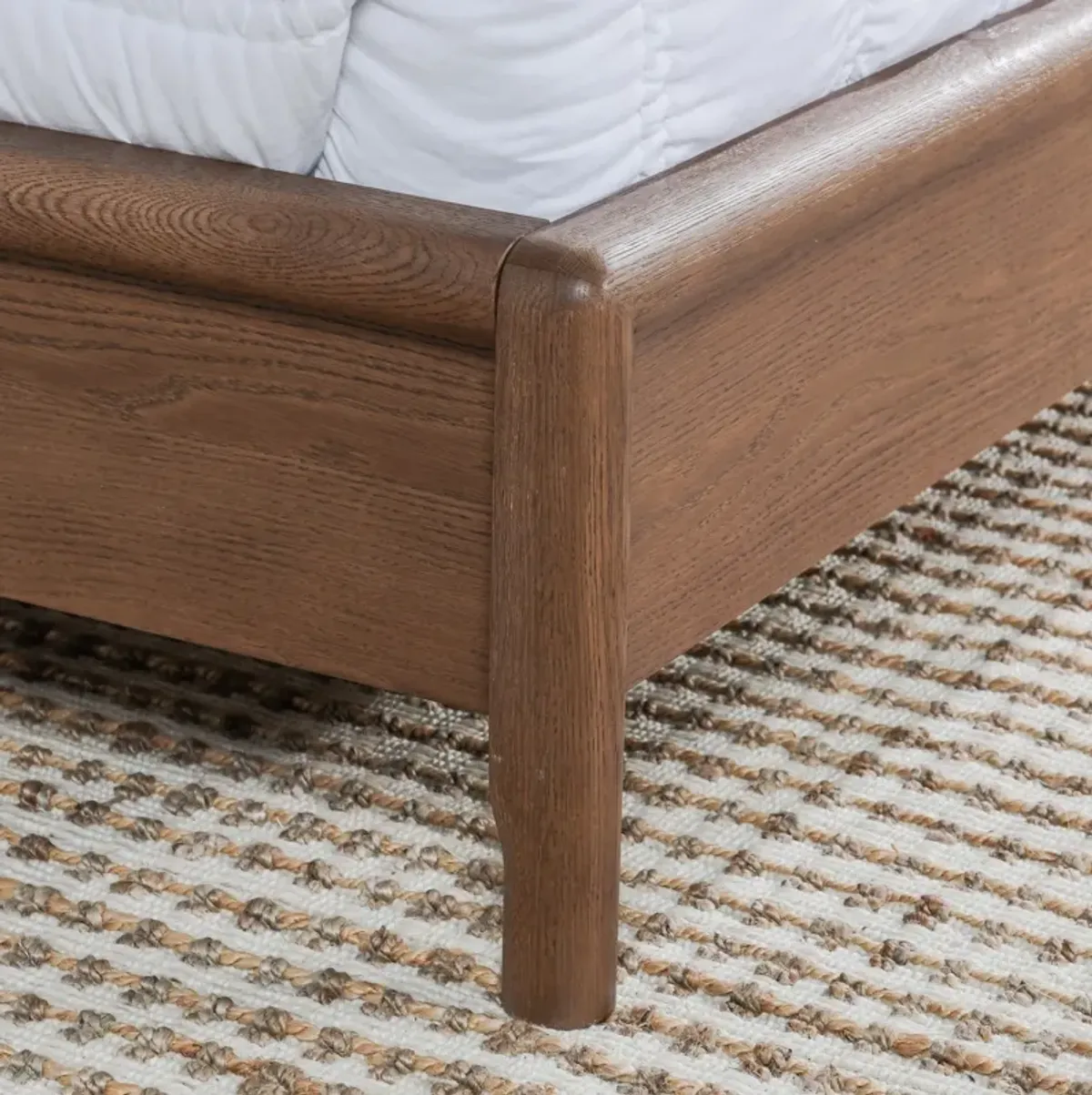 Corda Oak Veneer Eastern King Bed Nut Brown/Natural