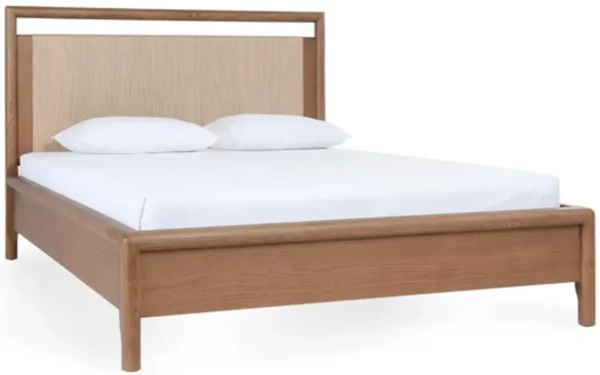 Corda Oak Veneer Eastern King Bed Nut Brown/Natural