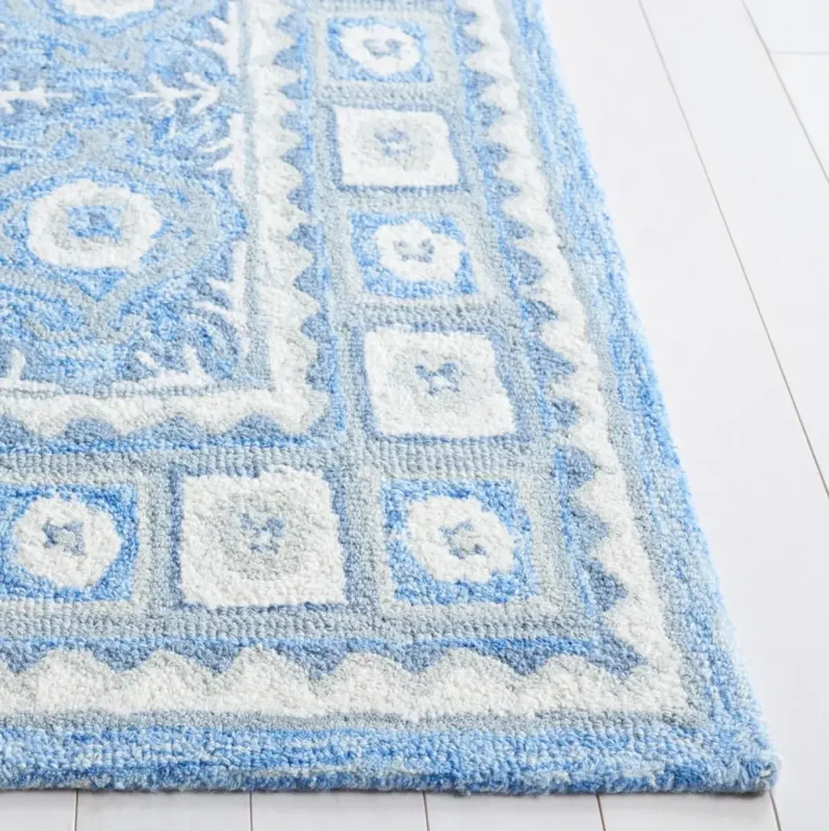 EBONY 651 BLUE  2'-3' x 9' Runner Rug