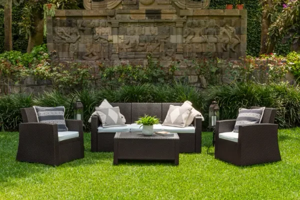Plastique 4-Piece Seating Set