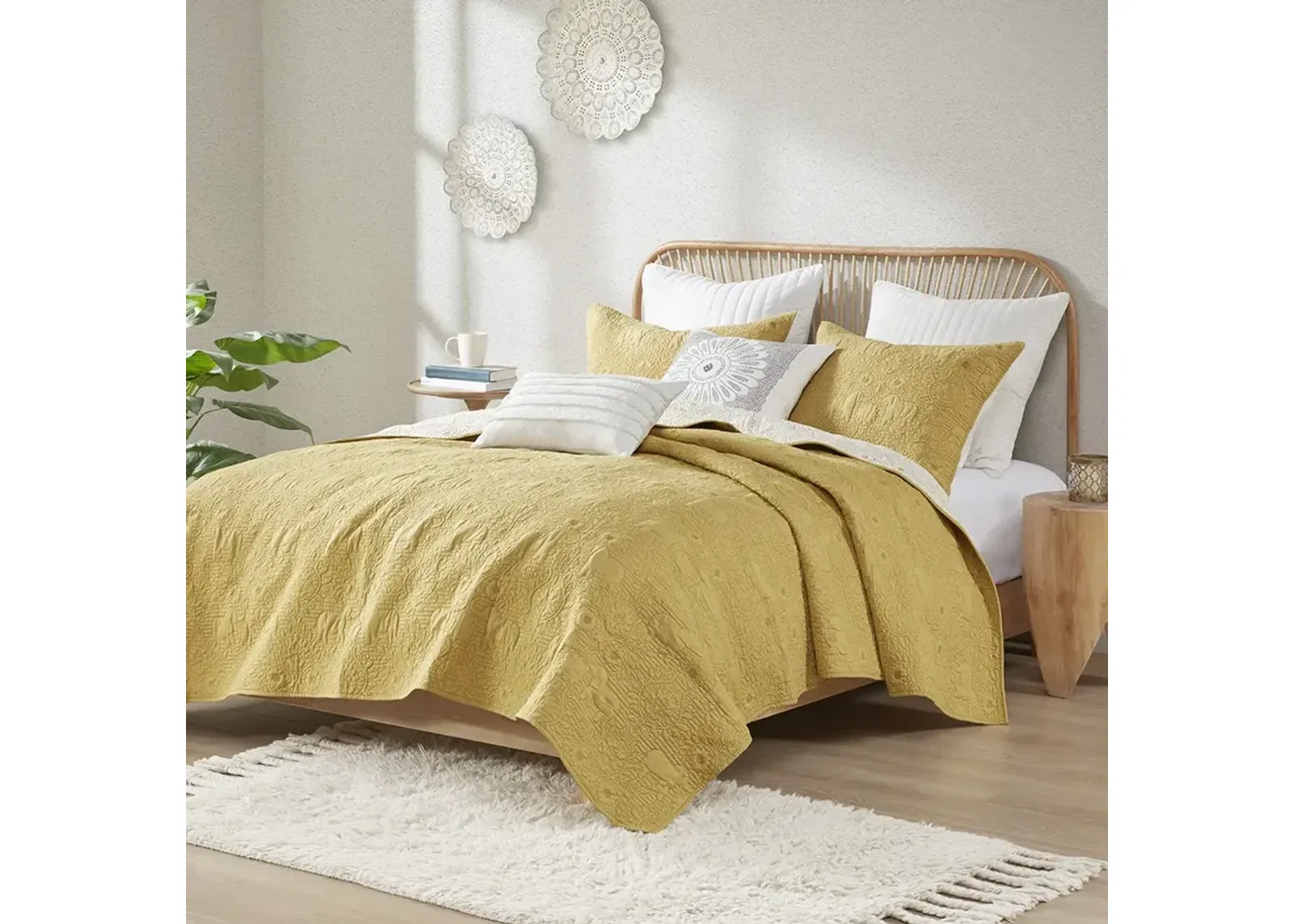 INK+IVY Kandula Yellow 3 Piece Reversible Cotton Quilt Set