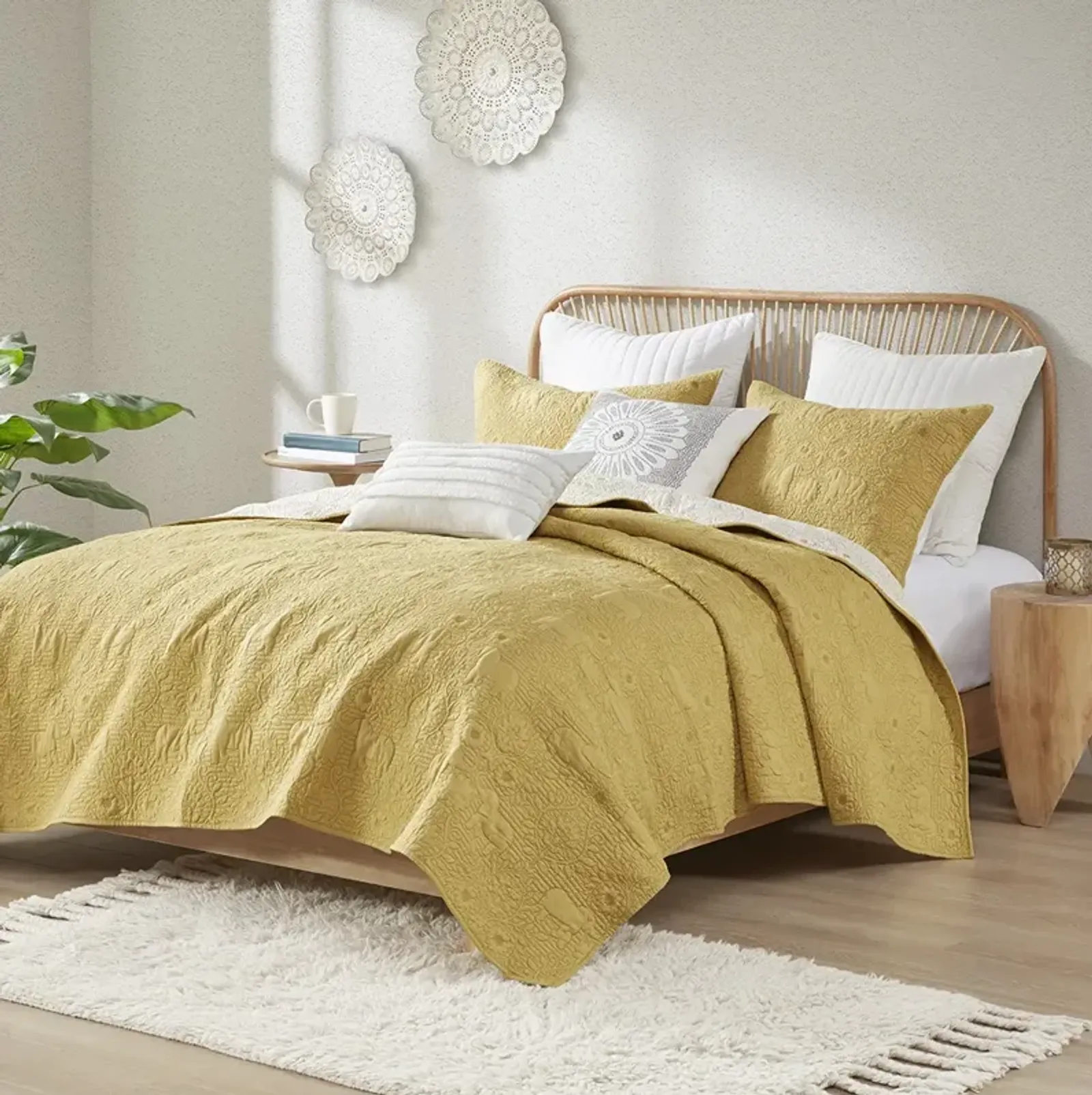 INK+IVY Kandula Yellow 3 Piece Reversible Cotton Quilt Set