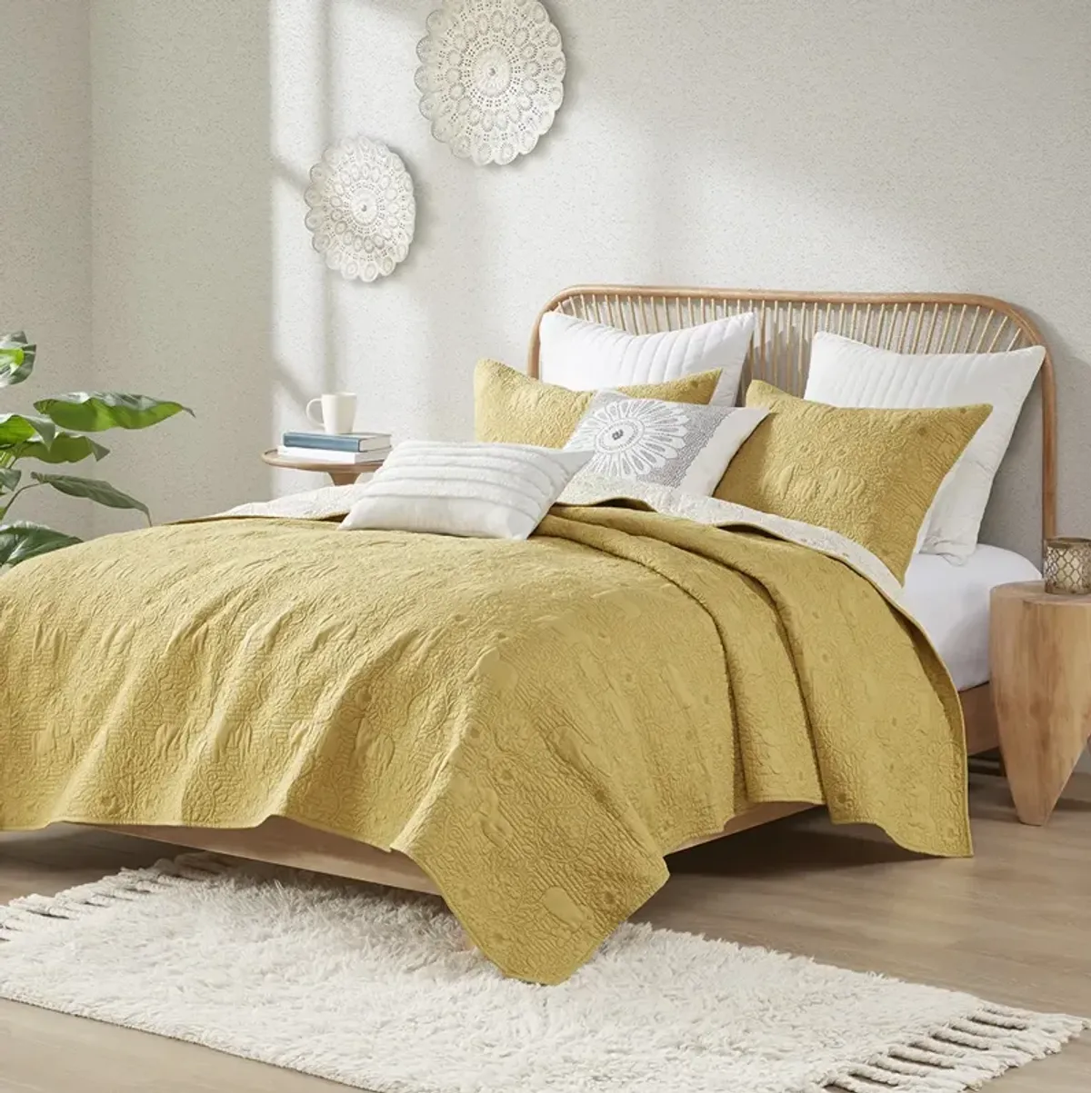 INK+IVY Kandula Yellow 3 Piece Reversible Cotton Quilt Set