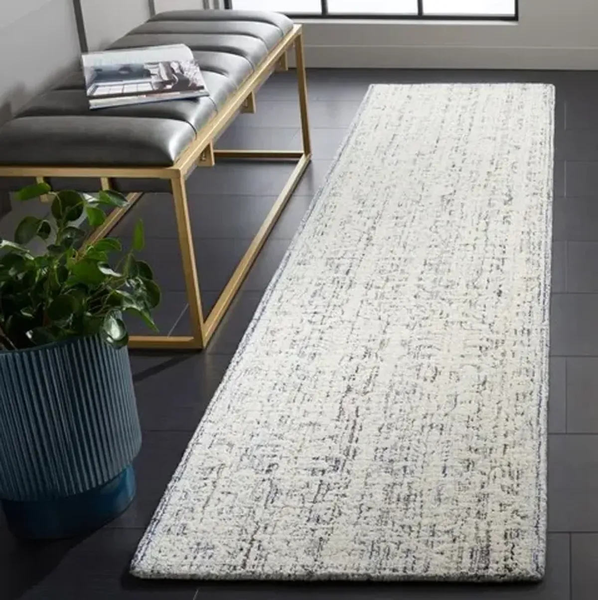 EBONY 115 2'-3' X 9' Runner Rug