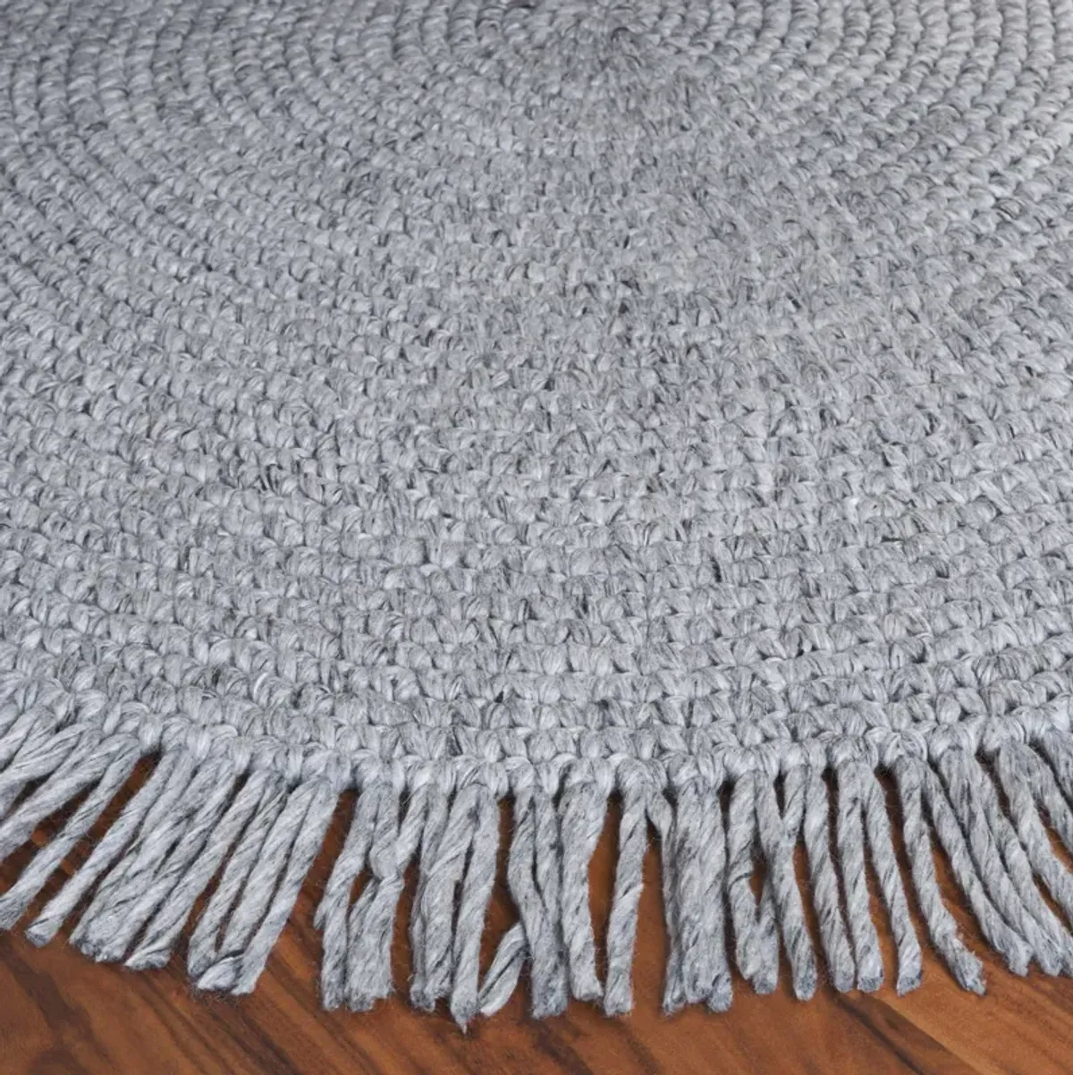 RENEWAL Hand Woven 4' x 4' Round area rug