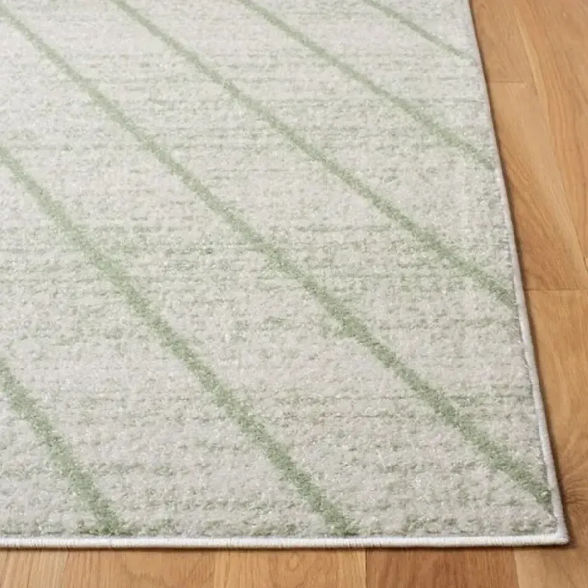 ADIRONDACK Contemporary Ivory / Sage 2'-6" X 8' Powerloomed Rug