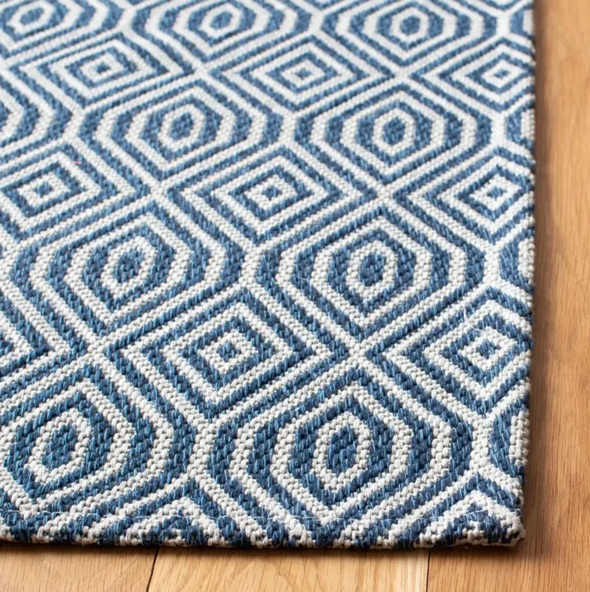 AUGUSTINE 401 NAVY  6'-4' x 6'-4'Square Square Rug