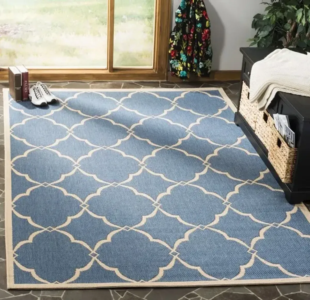 LINDEN 125 Collection LND125M-5 Blue / Creme 5'-3" X 7'-6"