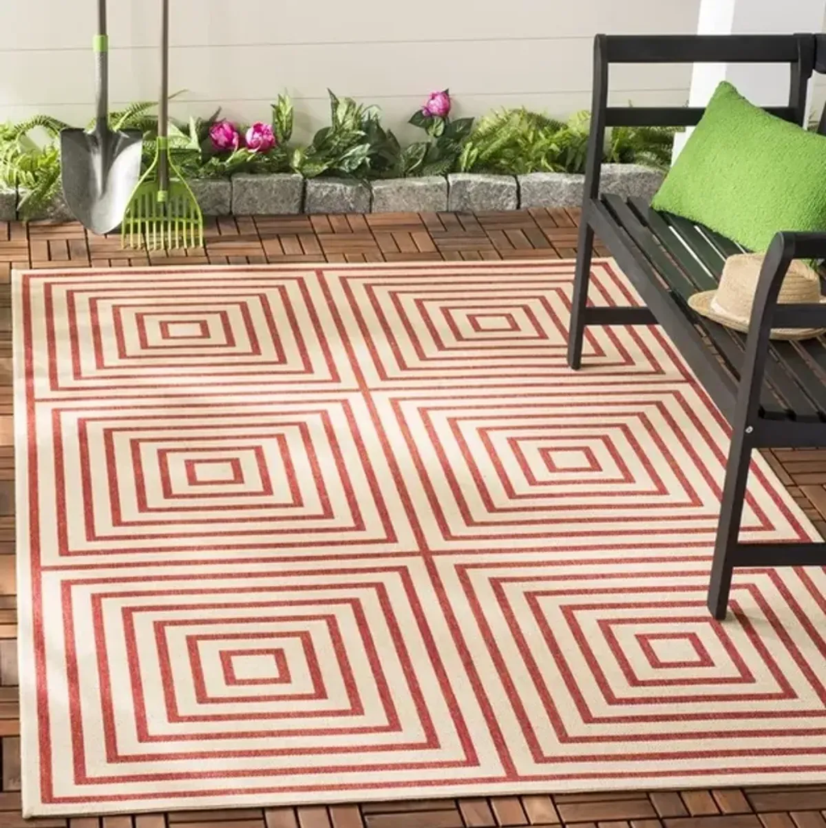 Safavieh BEACH HOUSE Collection BHS123Q-3 Red / Creme 3' X 5'