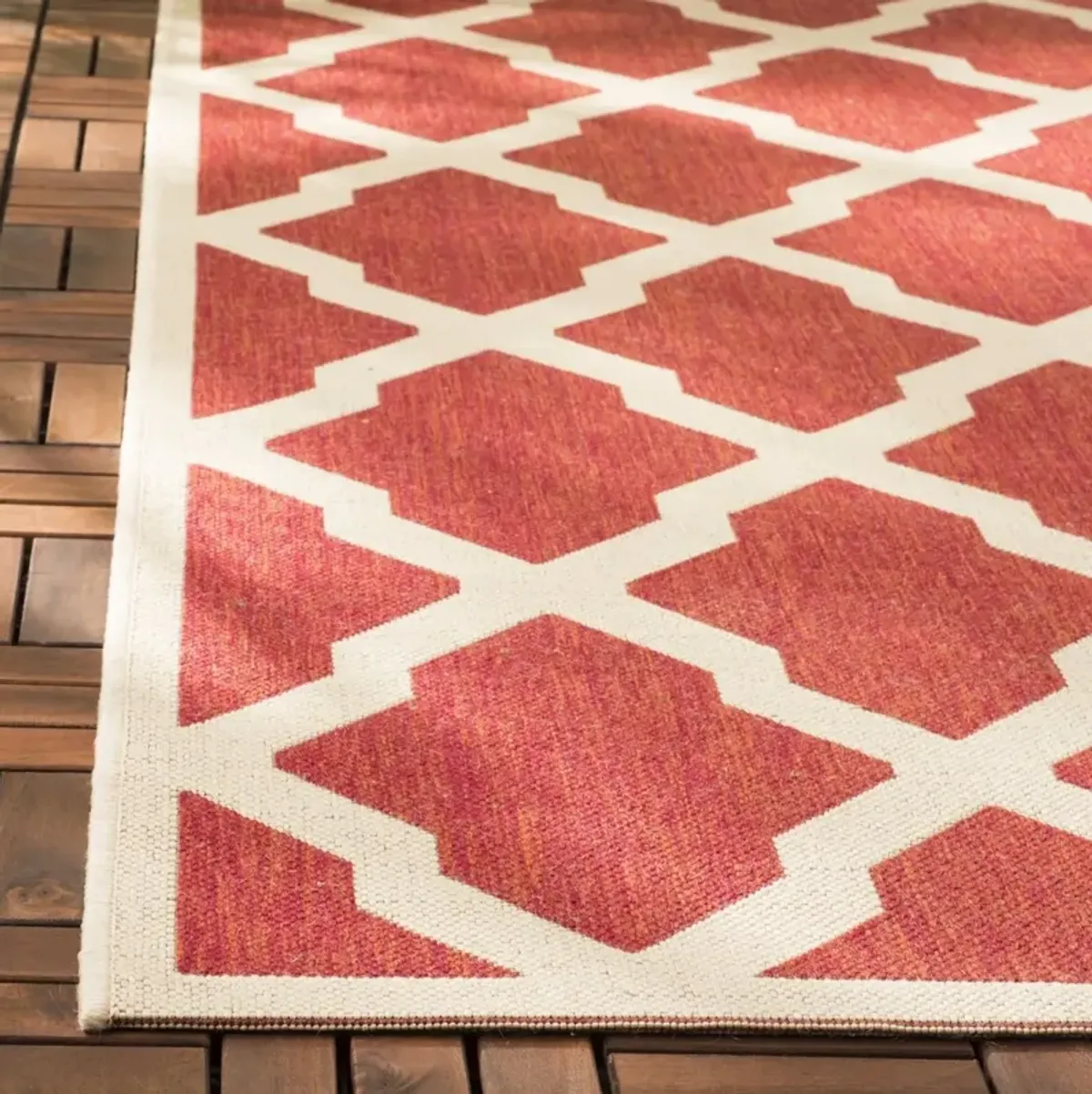 BEACH HOUSE 122 Red 2'-2' X 8' Runner Rug