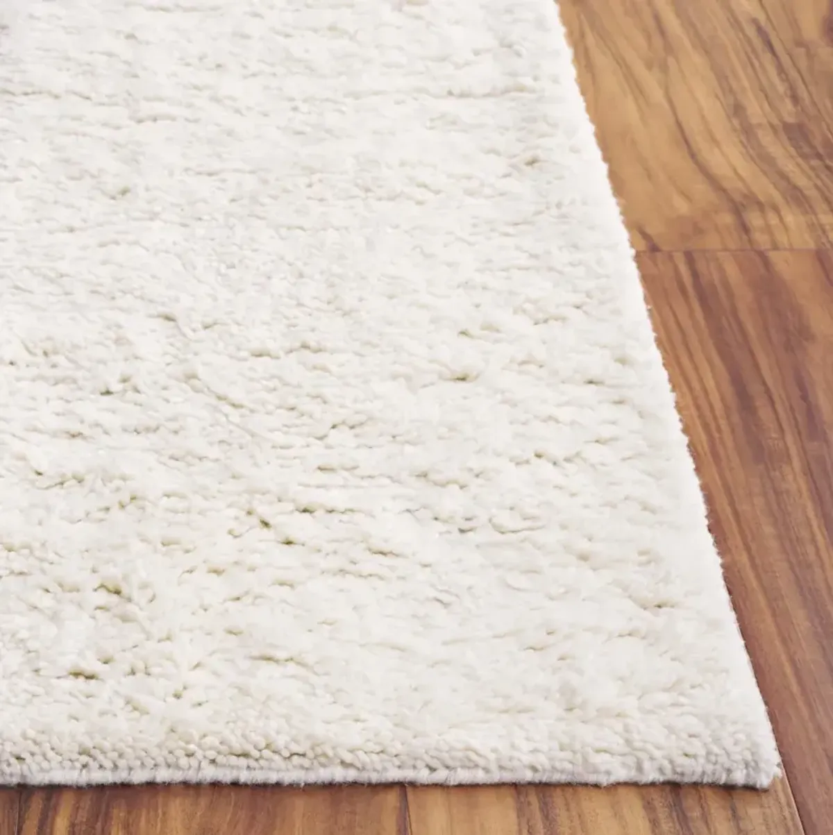 VERMONT 214 IVORY  2'-3' x 8' Runner Rug