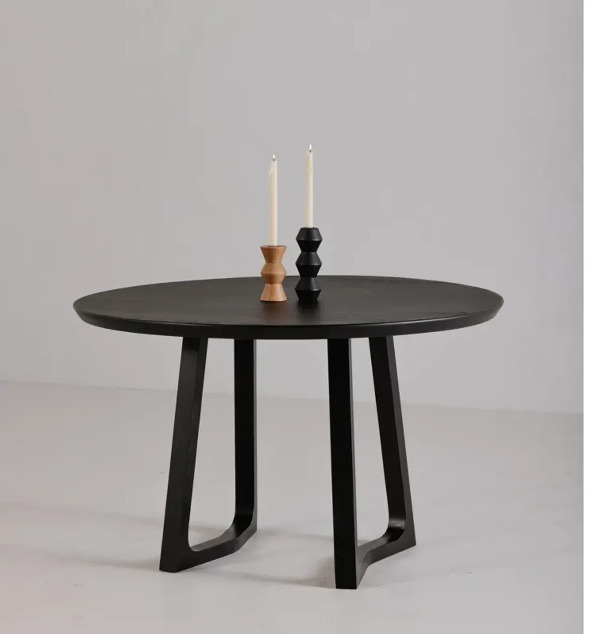 SILAS ROUND DINING TABLE