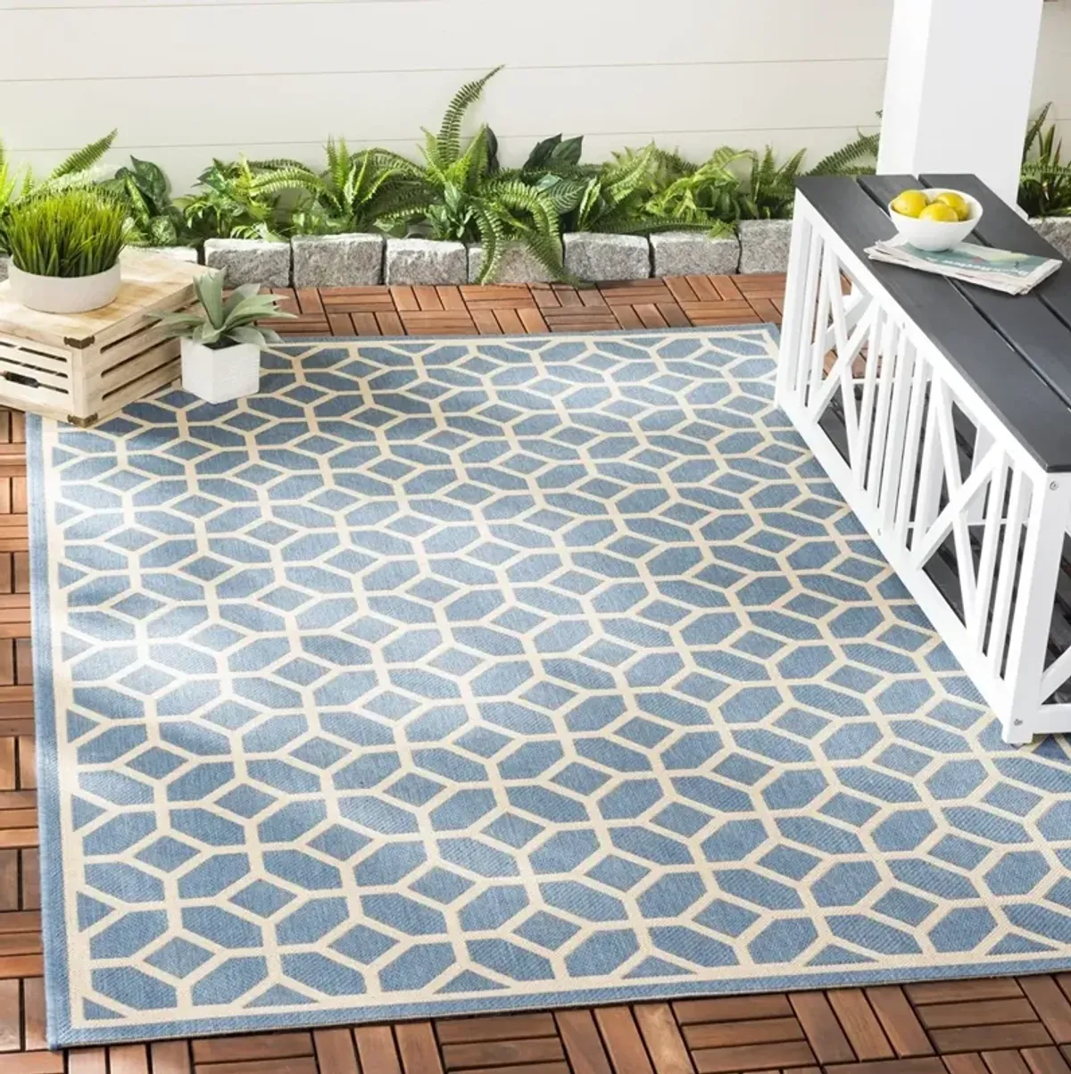 BEACH HOUSE 127 Blue 2'-2' X 4' Accent Rug