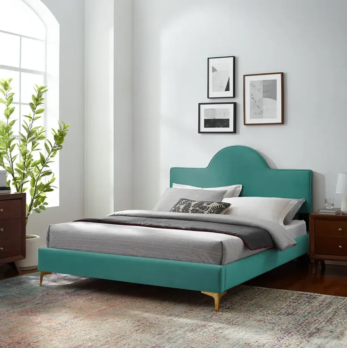 Sunny Performance Velvet Queen Bed