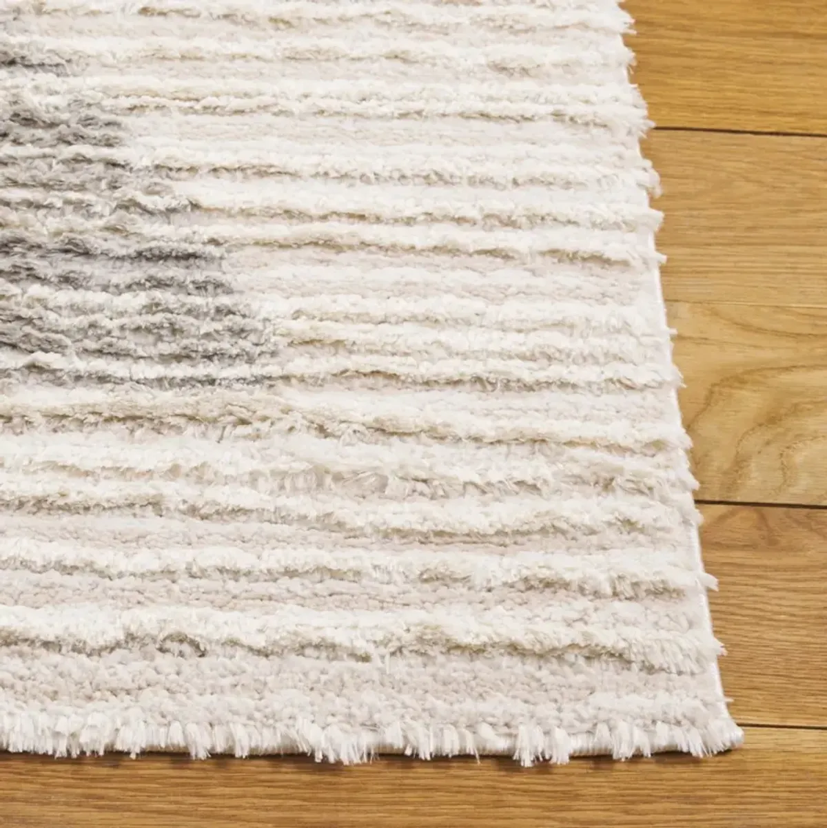 SEATTLE SHAG 911 IVORY  2'-3' x 8' Runner Rug