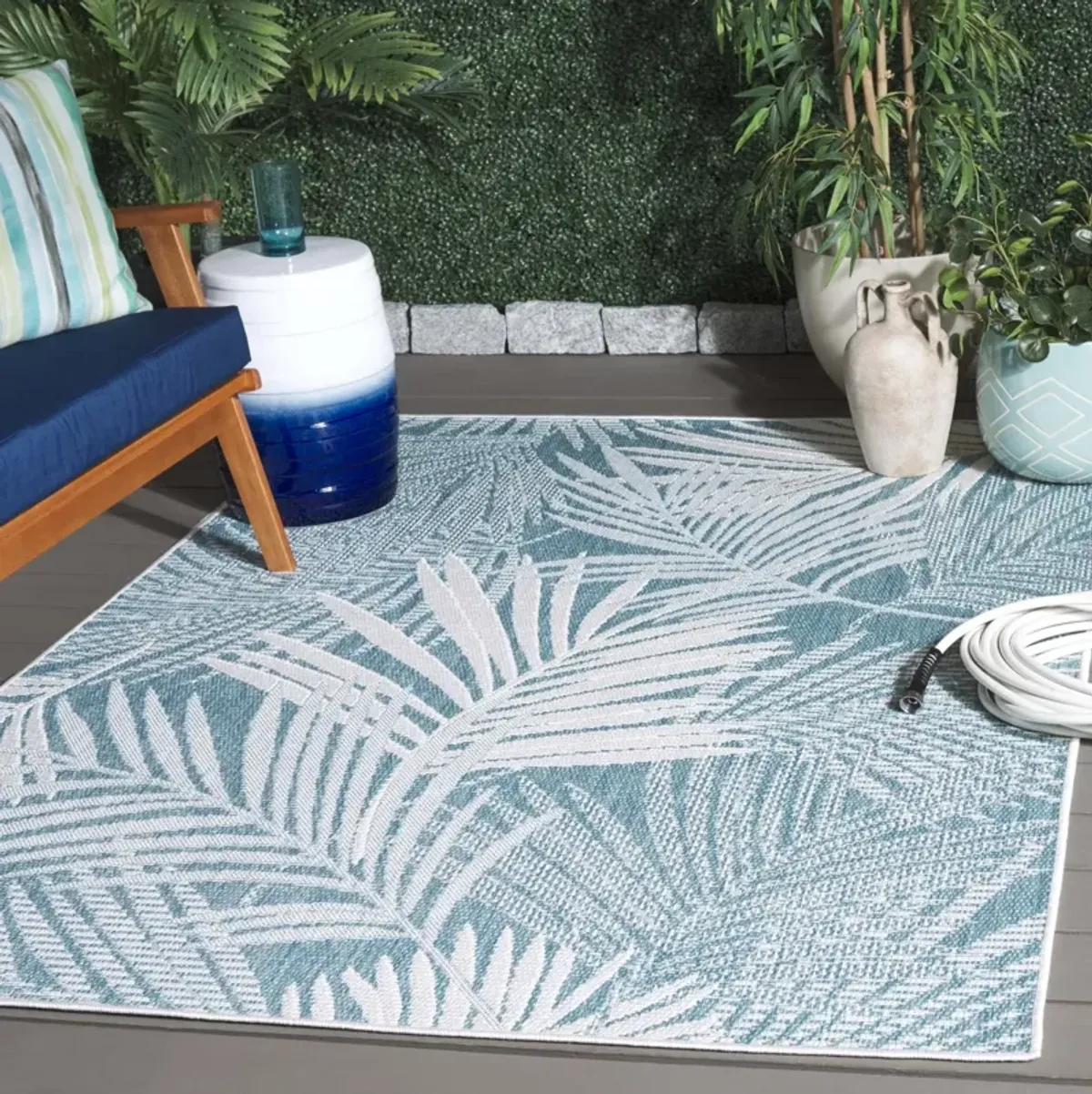 BEACH HOUSE 264 AQUA  5'-3' x 7'-6' Medium Rectangle Rug