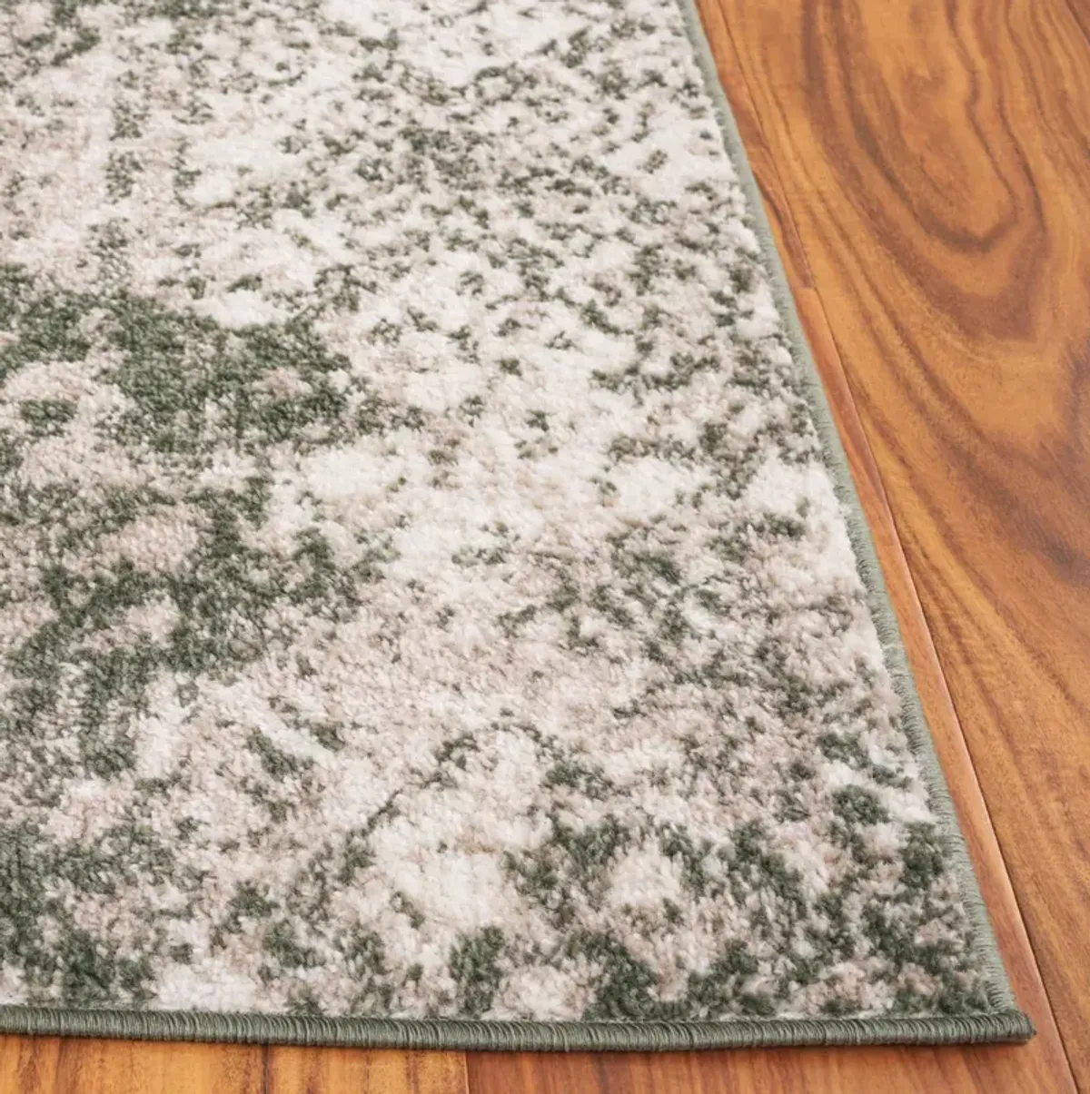 ADIRONDACK 111 DARK GREEN  2'-6' x 8' Runner Rug