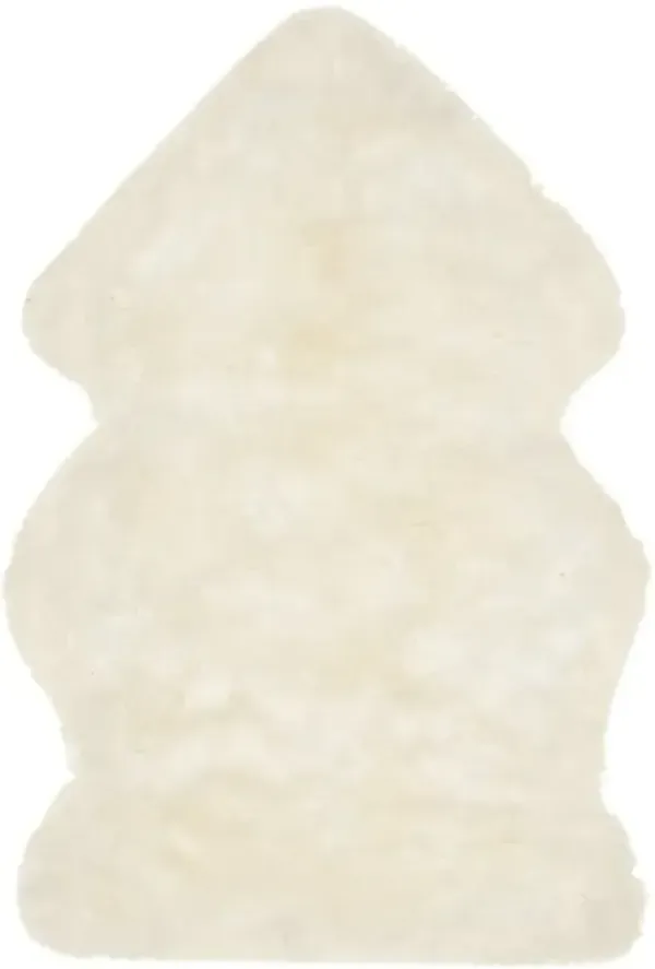 SHEEP SKIN 121 White 2' X 3' Accent Rug