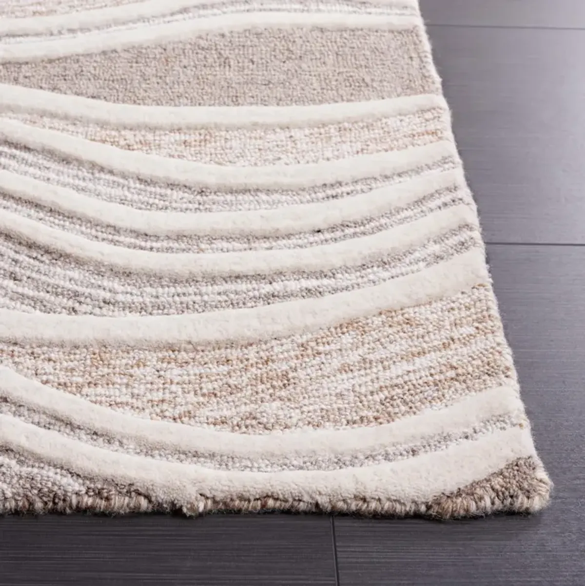 FIFTH AVENUE 801 NATURAL  2'-3' x 8' Runner Rug