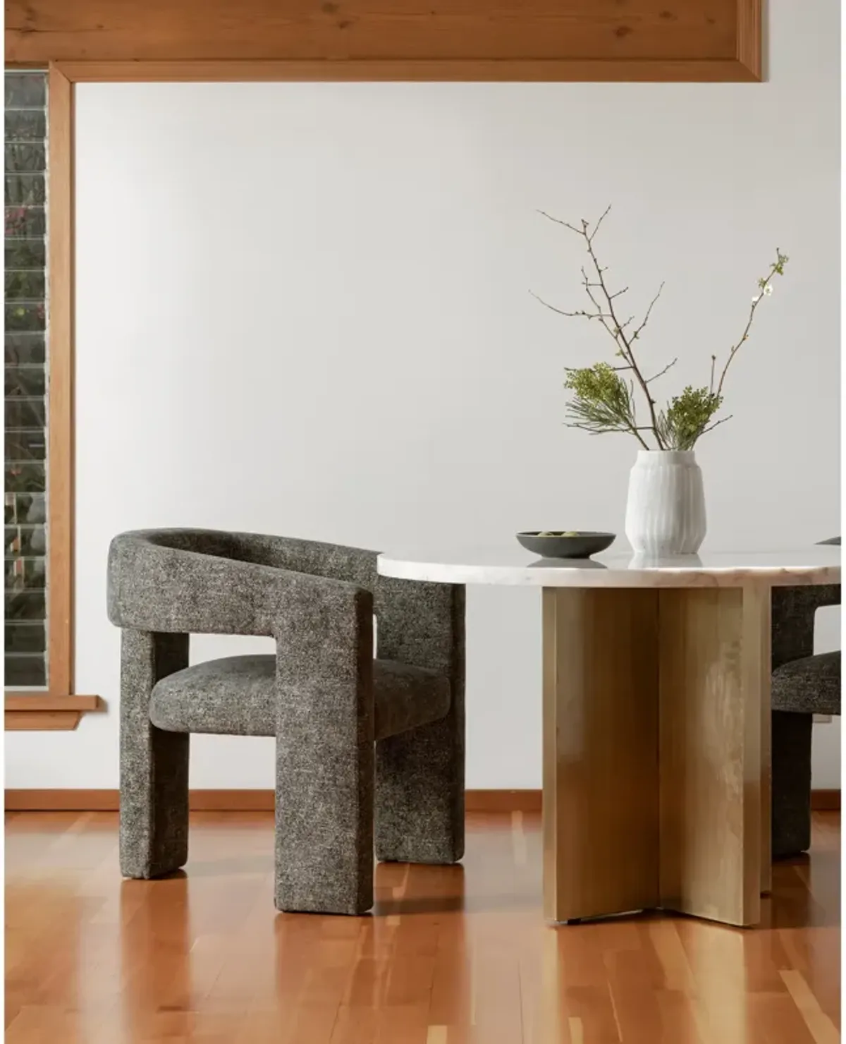 GRAZE DINING TABLE