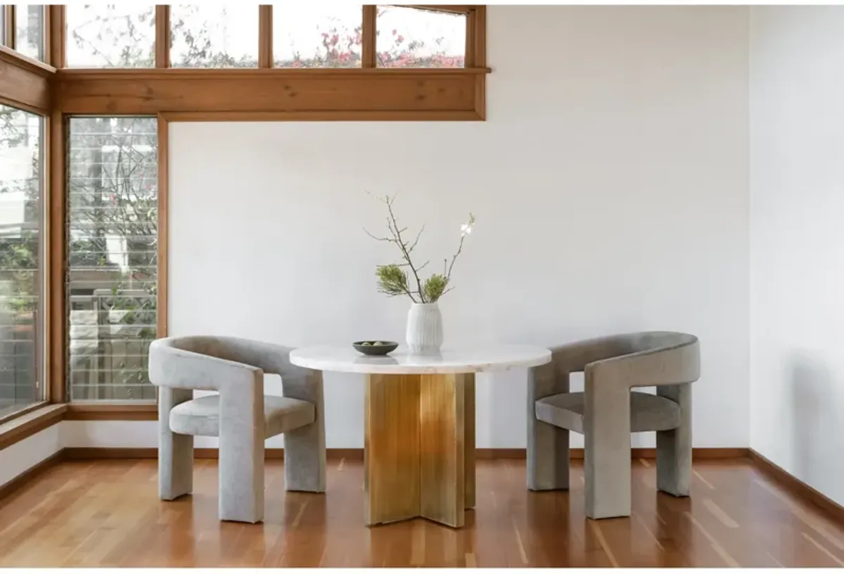 GRAZE DINING TABLE