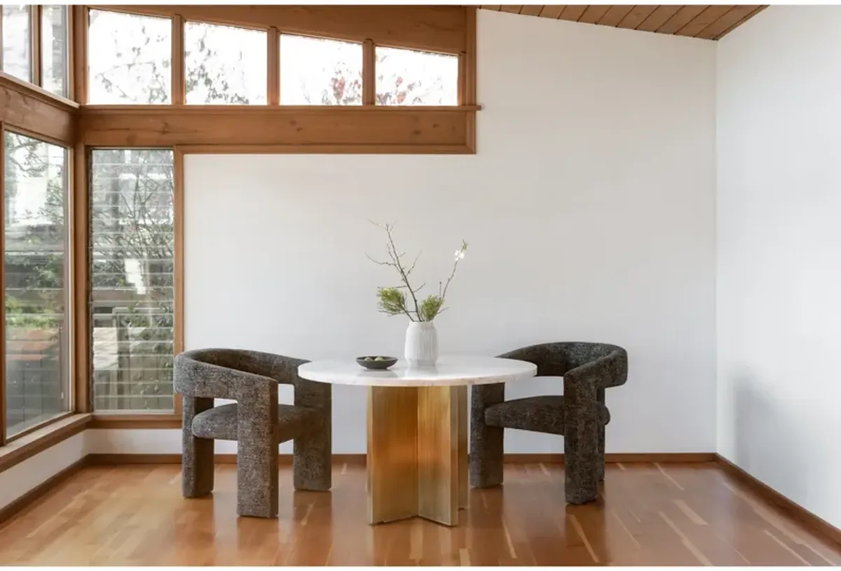 GRAZE DINING TABLE