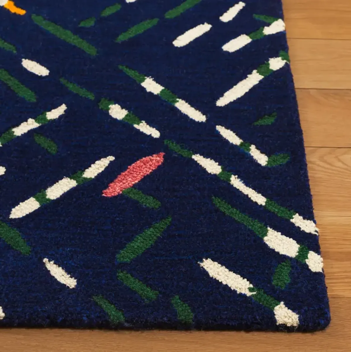 METRO 252 NAVY  2'-3' x 9' Runner Rug