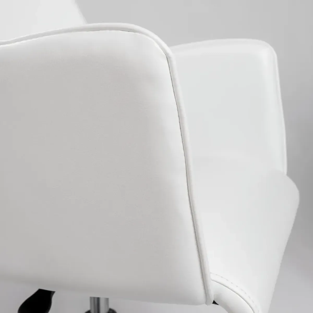 Sunny Pro Office Chair in White with Chrome Base