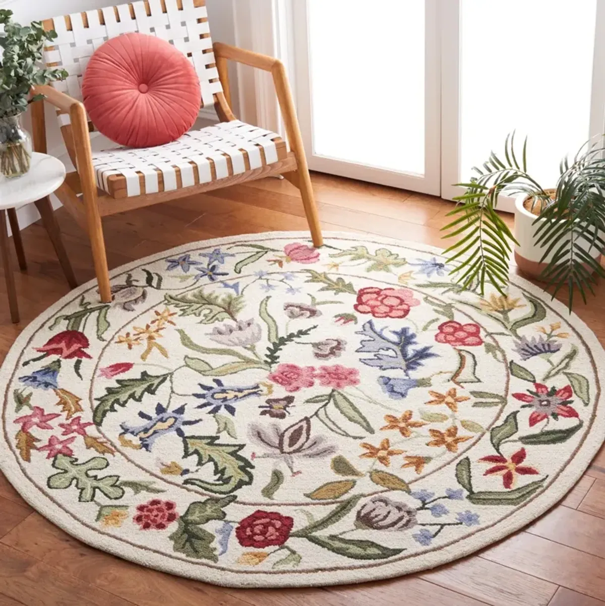 HK335 IVORY  3' x 3' Round Round Rug