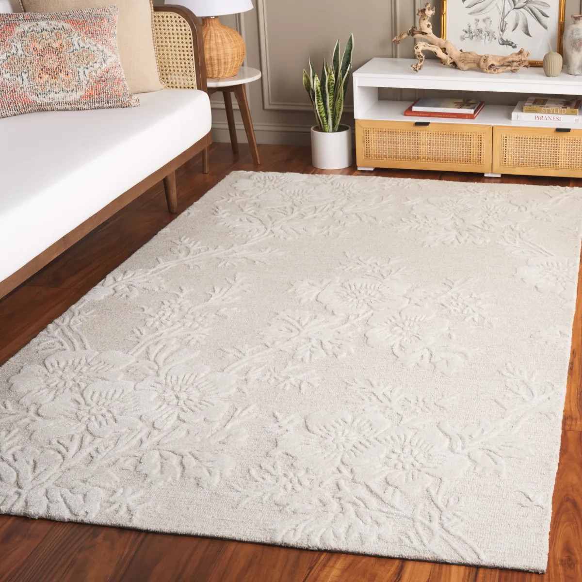 GLAMOUR Hand Tufted 5' x 8' area rug