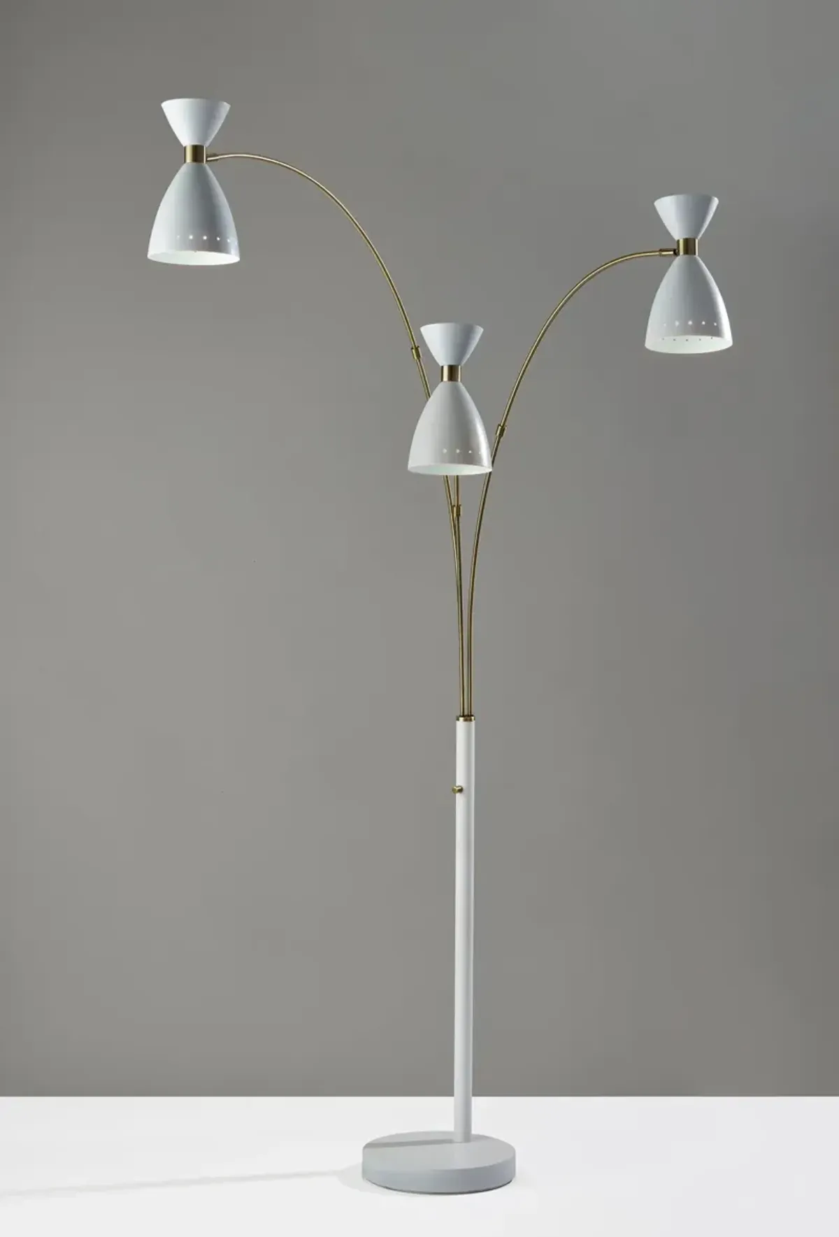 Oscar 3-Arm Arc Lamp